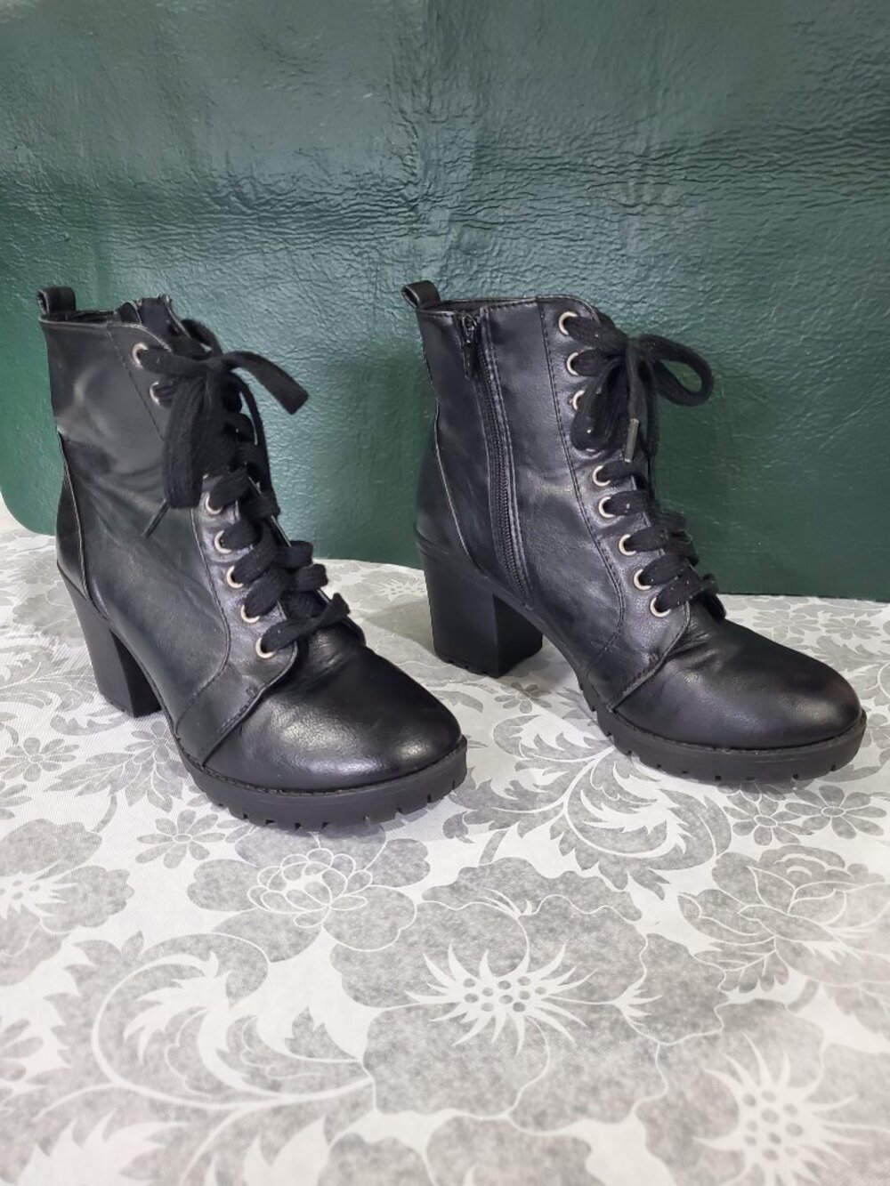 Big Buddha Women’s Ankle Combat Boots Black 7.5 Chunky Heel